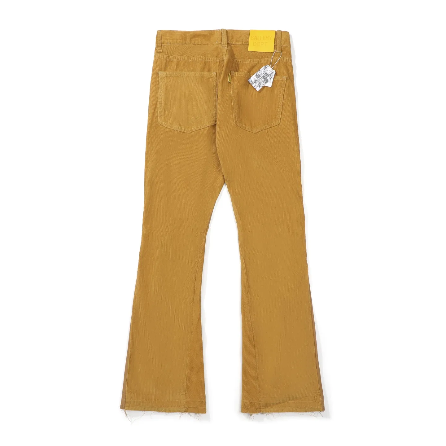 P240 Chrome Hearts Gallery 2025 corduroy spliced ​​multi-pocket couple bootcut jeans are a hot trend this season and are sought after by countless celebrities and fashionistas. The neat details of the cutting process add color to the playful fashion! The neat and meticulous design, and the well-fitting structure is unique. The upper body not only has outstanding recognition, but also looks younger and younger. A style with the ultimate wearing meaning and performance, gorgeous color matching, and the craftsmanship of this style is also extremely extraordinary. After the finished product is washed, it is disassembled and hand-made with sheepskin cross leather and then spliced ​​together to complete. The whole piece has too many craftsmanship to describe. It is decorated with patchwork cross flowers and high-waisted washed jeans! ! Absolutely high-end luxury product, a god-level single product, a super popular product, made with top heavy industry, a magic weapon that cannot be missed to hit the streets. Size: 28 30 32 34 36 Color: Yellow